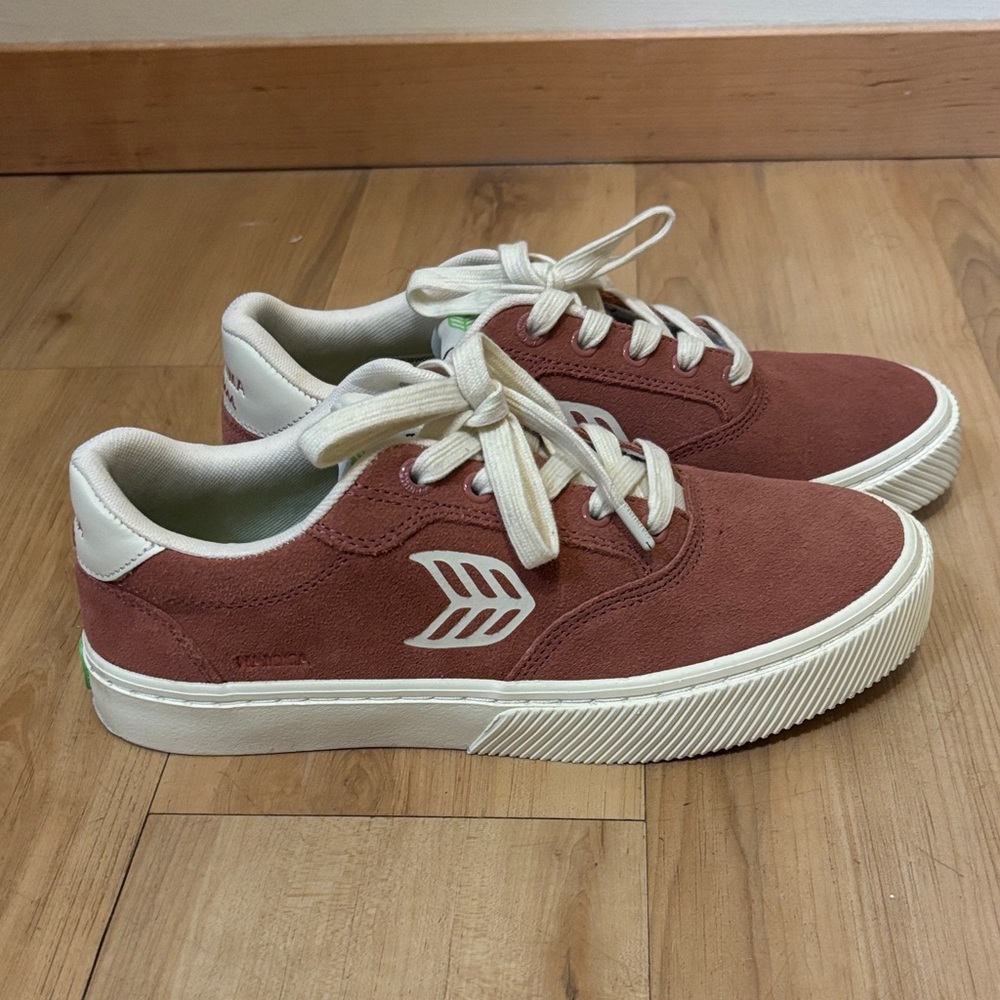Cariuma rose pink suede sneaker